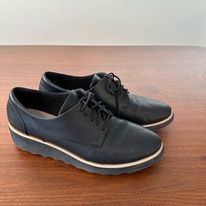 Clark’s Women’s Black Leather Platform Oxfords sz 10